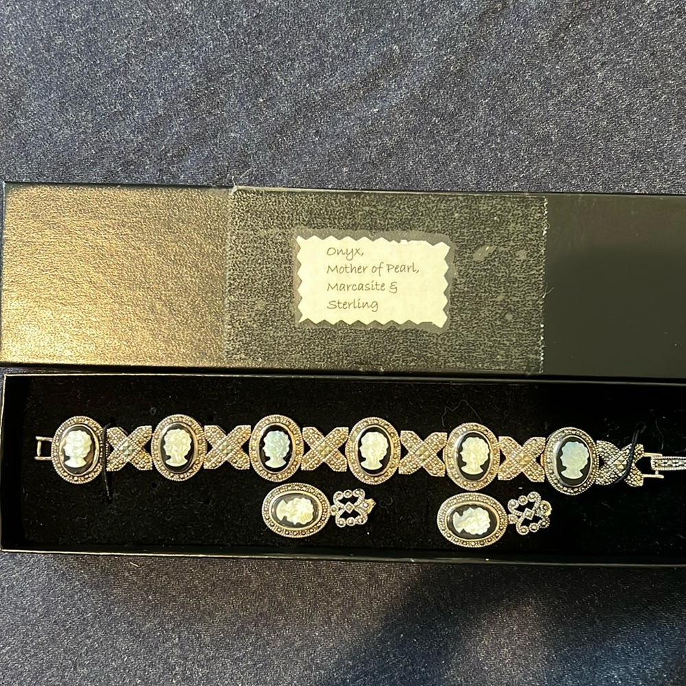 Cameo Bracelet and matching earrings set